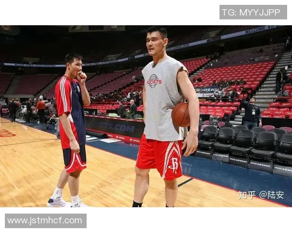 姚明携手香港品牌展现篮球魅力与文化融合的精彩广告大片 姚明携手香港品牌展现篮球魅力与文化融合的精彩广告大片