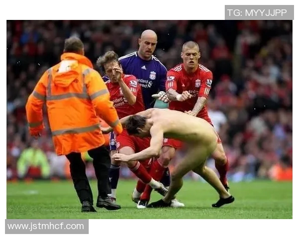 狂热球迷疯狂为热火加油,零距离直击球场风暴 狂热球迷疯狂为热火加油,零距离直击球场风暴